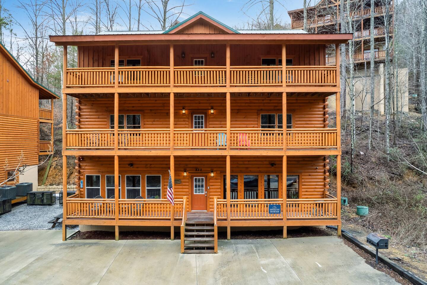 Smoky mountain cabin rental-private indoor heated pool-private movie theater-hot tub