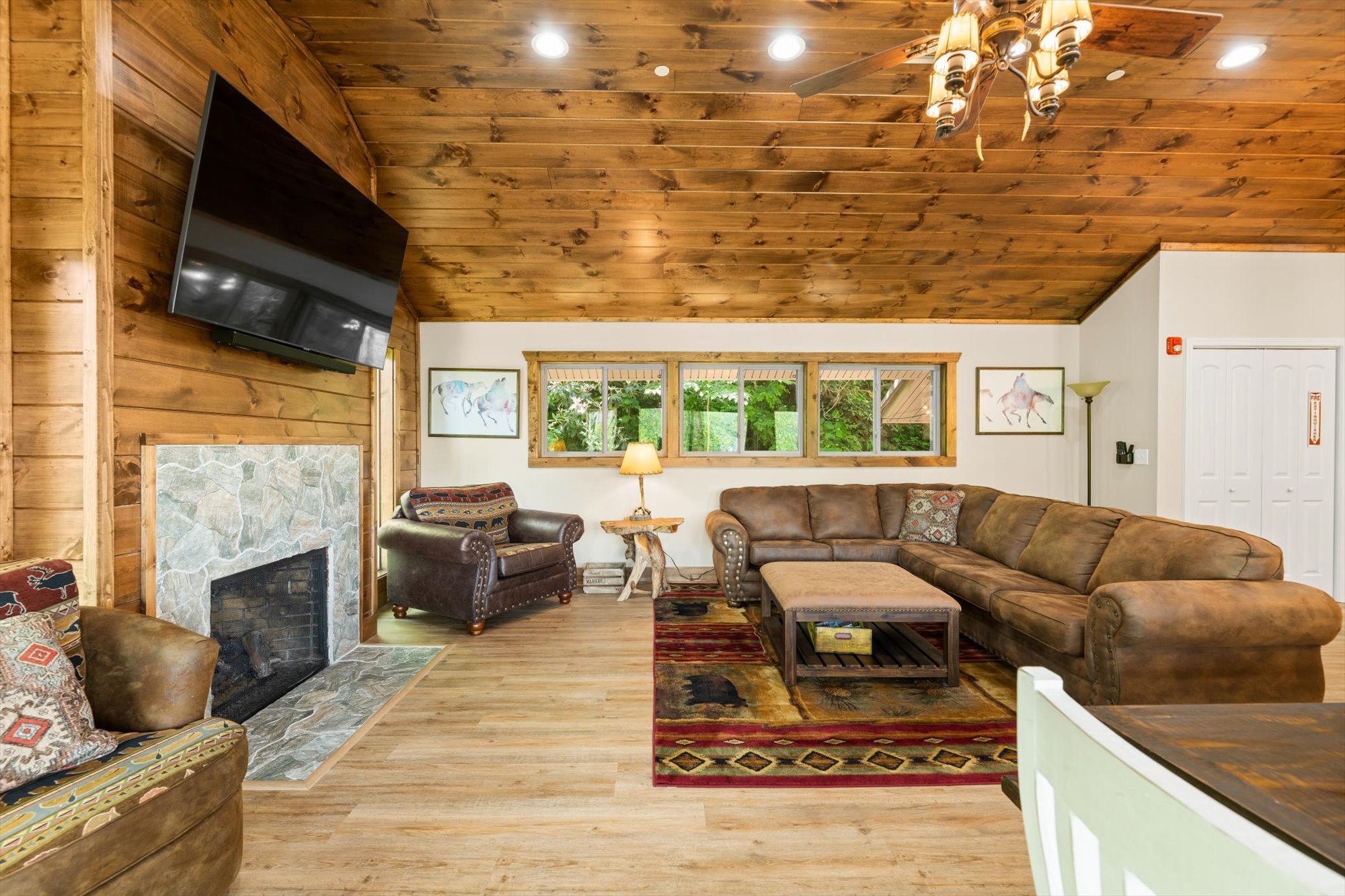 06-843-Highland-Rd-Gatlinburg-TN-6