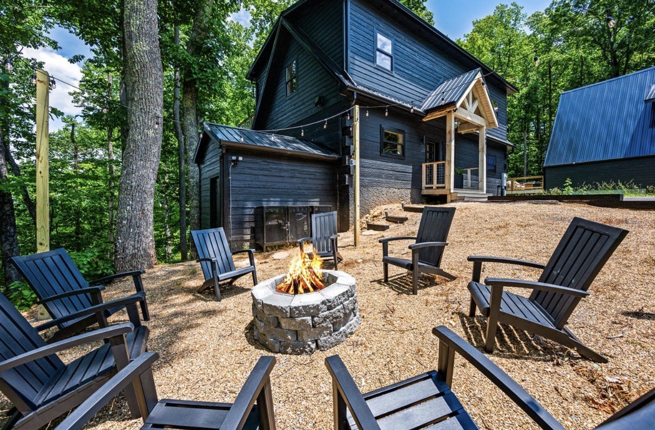 Smoky mountain cabin with fire pit